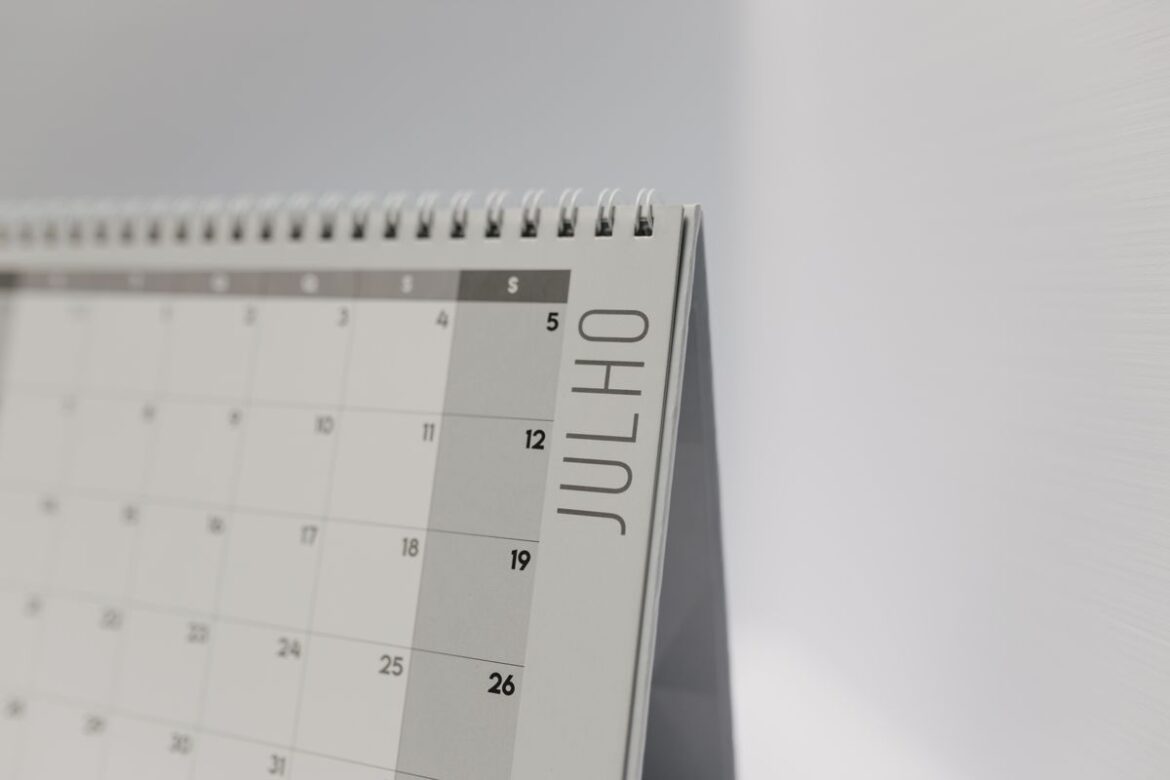 Minimalistic desk calendar, tracking bra replacement schedule